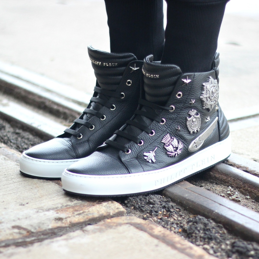 SneakerBlack