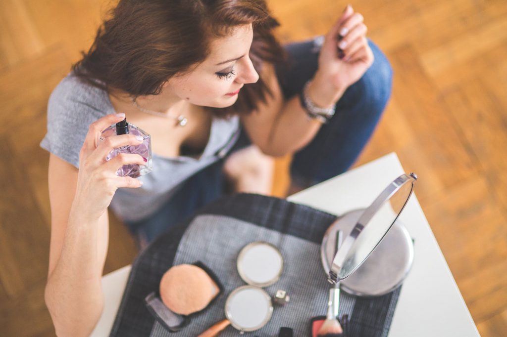 Make-Up schminken