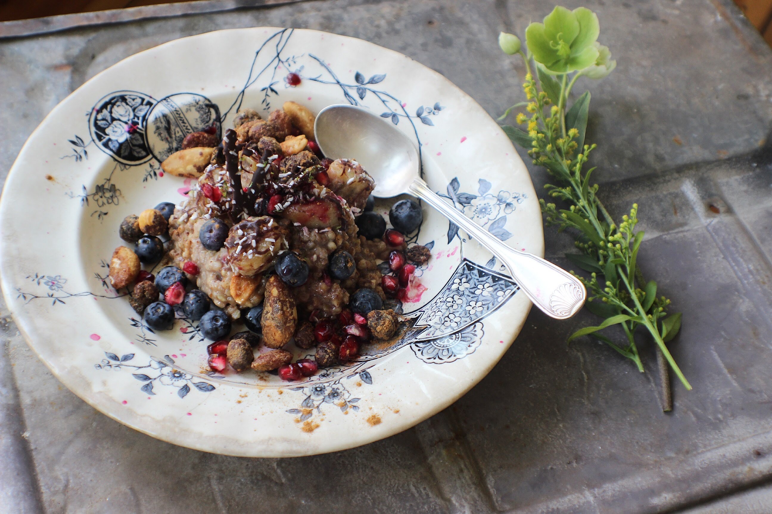 Buchweizen Porridge Früchte Obst gesund Sportler Fitness