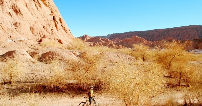 Mountainbike-Tour durch Fluss und Schlucht in San Pedro de Atacama