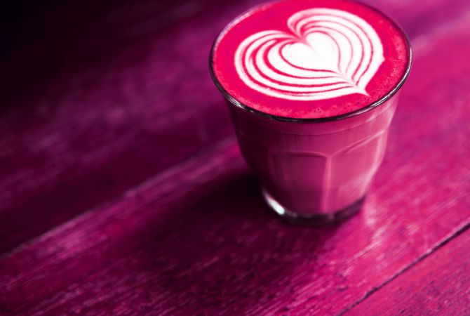 Pink Latte, Kaffee, Getränk, Rote Bete, Milch, Pflanzenmilch, Food Trends