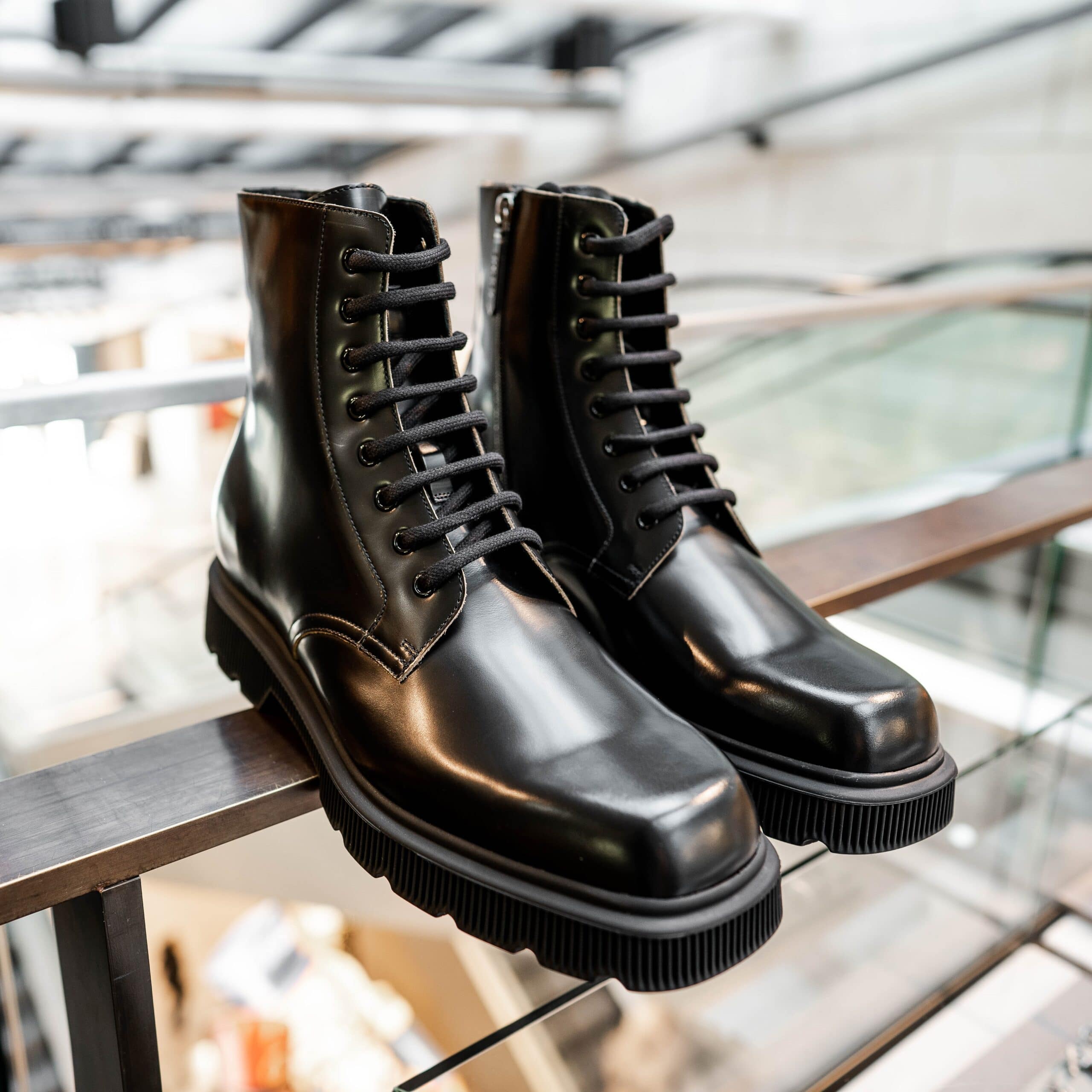 GUCCI SCHNÜRSTIEFEL